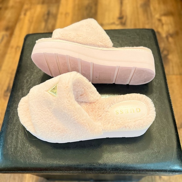 GUESS Blush pink Faux-Fur Platform Slide Slippers - Picture 2 of 6